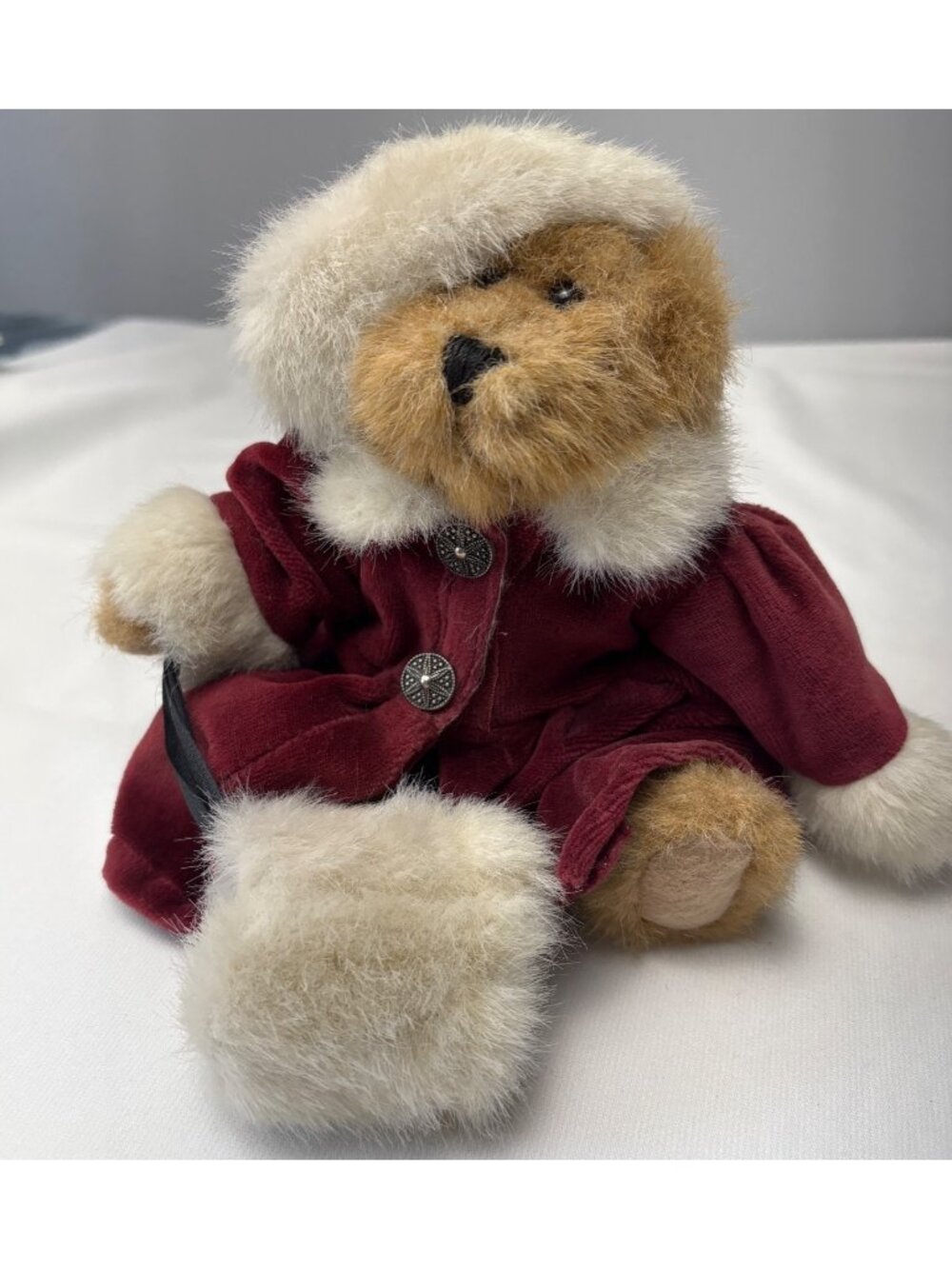 Boyds Bailey Bear Plush Burgundy Velvet Coat Faux Fur Trim Collectible 8”